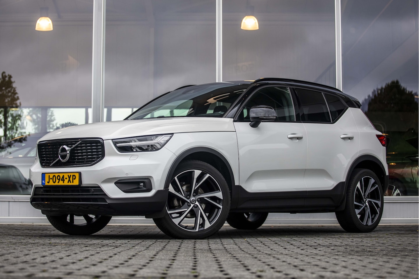 Volvo XC40 - 1.5 T3 R-Design | Camera | Carplay | Harman Kardon - AutoWereld.nl