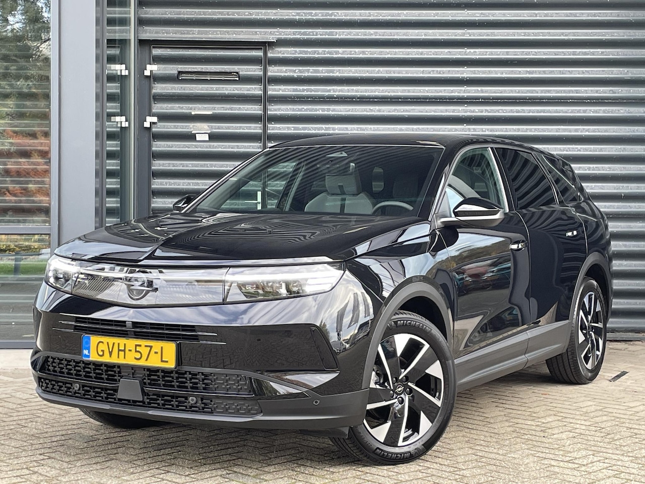 Opel Grandland - 1.2 Turbo Hybrid GS Automaat Stoelverwarming Keyless Apple CarPlay - AutoWereld.nl