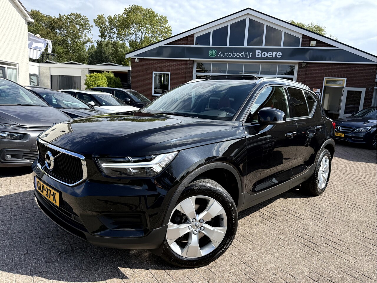 Volvo XC40 - 1.5 T3 Momentum Pro Panoramadak, Trekhaak, Camera - AutoWereld.nl