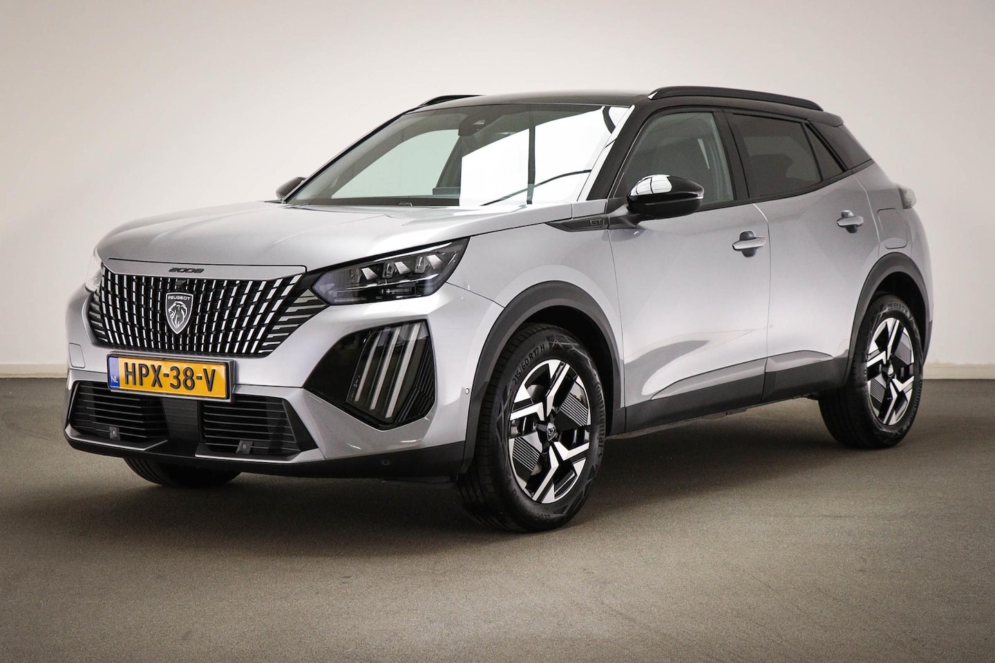 Peugeot 2008 - 1.2 Hybrid 136 GT | CAMERA / NAVIGATIE / DRIVE ASSIST PLUS- PACK | PANORAMADAK | 360 CAMER - AutoWereld.nl