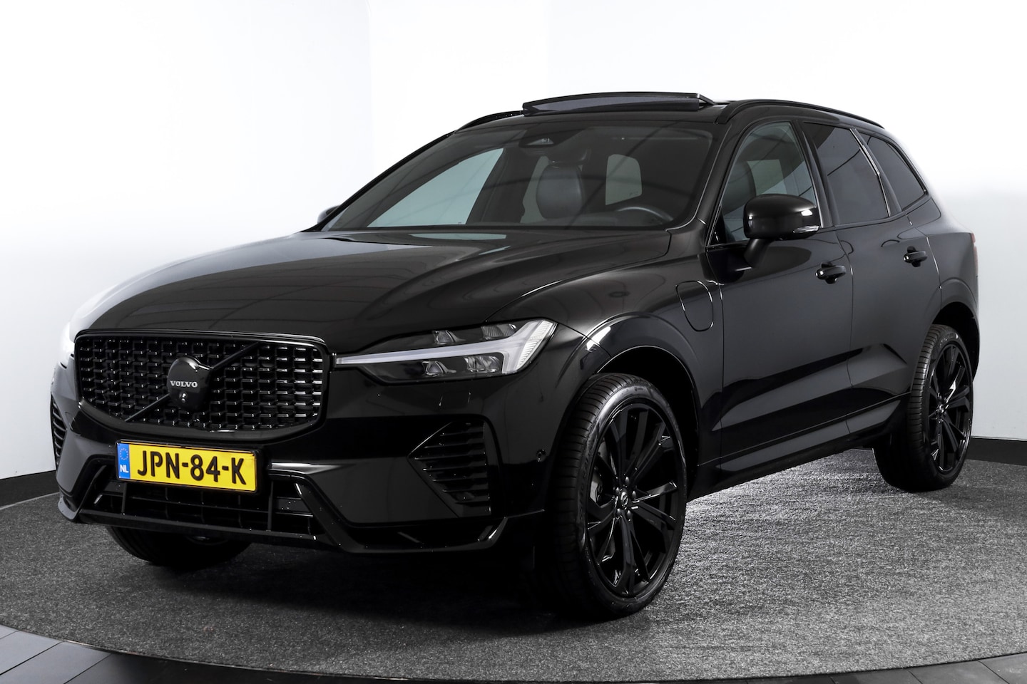 Volvo XC60 - 2.0 T6 Plug-in hybrid AWD Plus Black Edition | S/K-Panodak | Dig. Cockpit | Adapt. Cruise - AutoWereld.nl