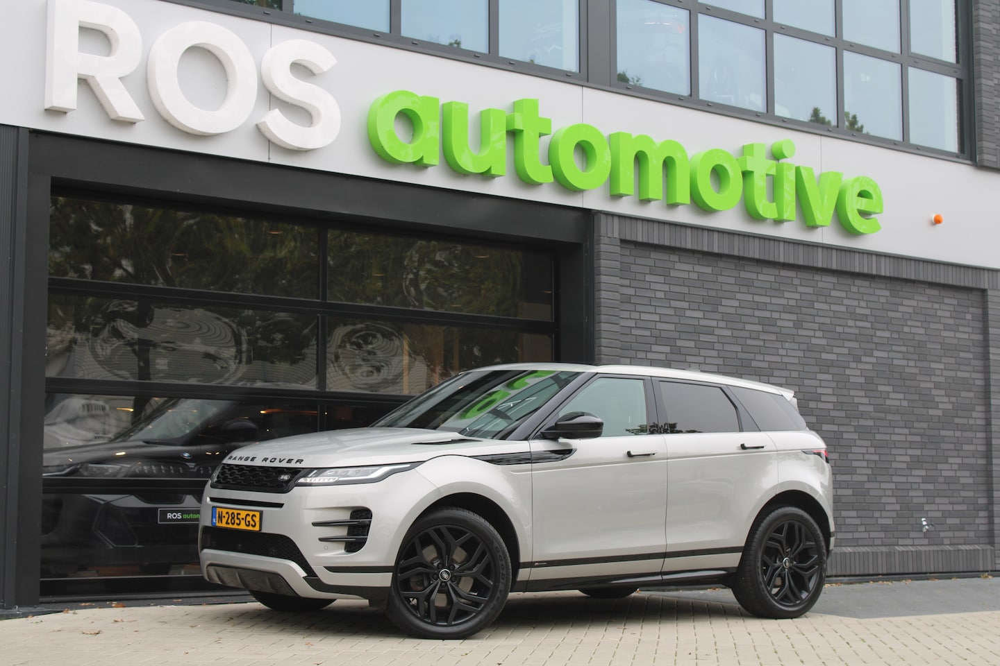 Land Rover Range Rover Evoque - 2.0 D180 AWD R-Dynamic S | BTW | PANORAMADAK | KEYLESS | DODE HOEK | CAMERA | DEALER ONDH - AutoWereld.nl