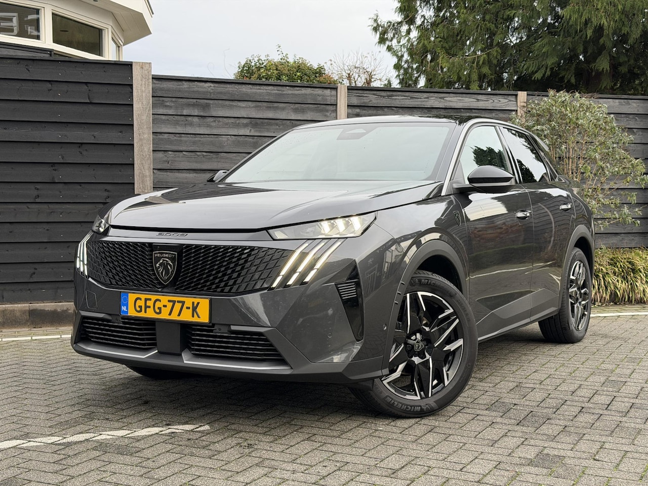 Peugeot 3008 - GT 1.2 Hybrid 136PK e-DCS6 Automaat Navigatie, Rondomzichtcamera, Keyless, Alcantara, Stoe - AutoWereld.nl