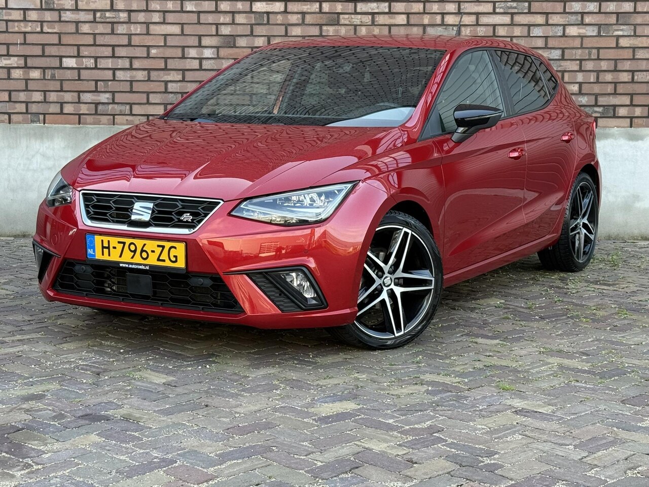 SEAT Ibiza - 1.0 TSI FR Business Intense / NAVI + Camera / 95 PK / Virtual cockpit / Premium Audio - Di - AutoWereld.nl