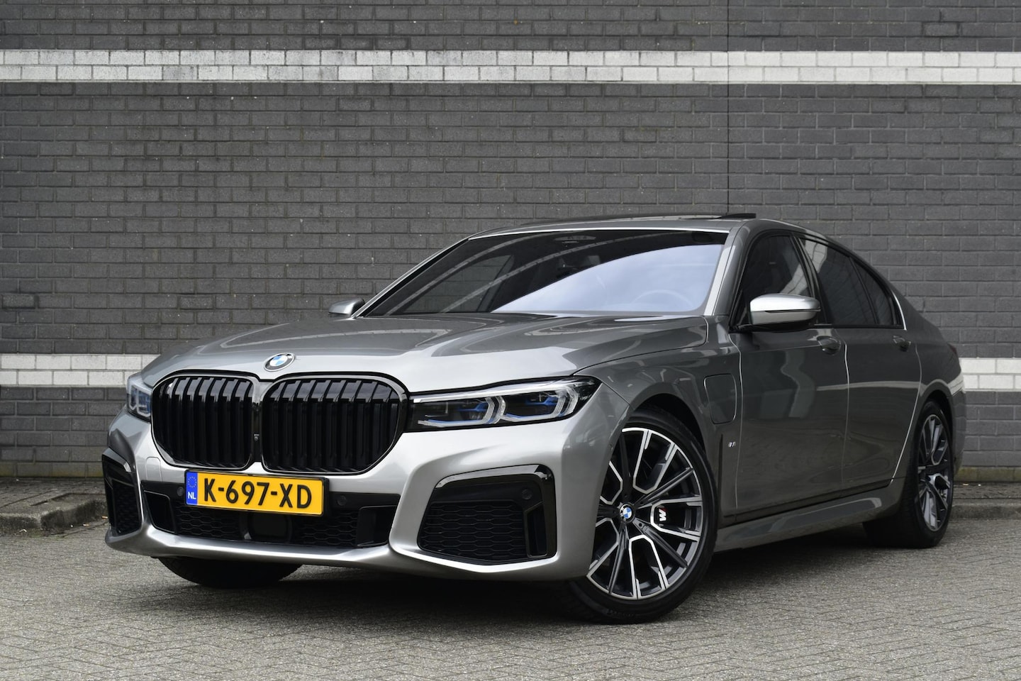 BMW 7-serie - 745e High Executive / 93% SOH / M-Sport / Schuifdak / Laser Lights / Stoelverwarming & Ven - AutoWereld.nl