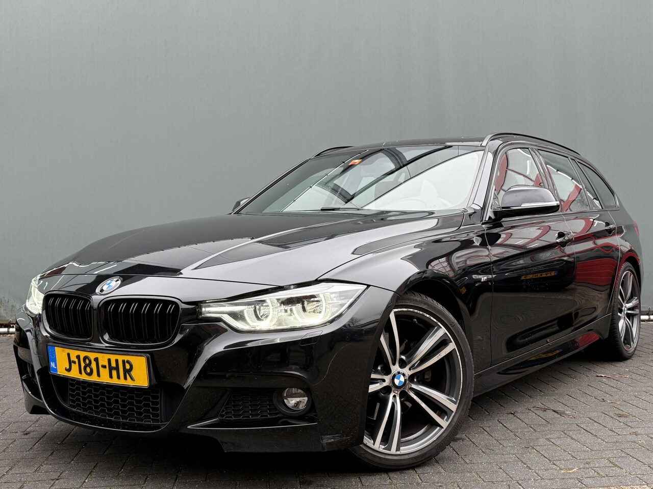 BMW 3-serie Touring - BWJ 2019 330i 252 PK High Executive M-SPORT AUTOMAAT | LEDER | STOELVERW. | NAVI | CLIMA | - AutoWereld.nl