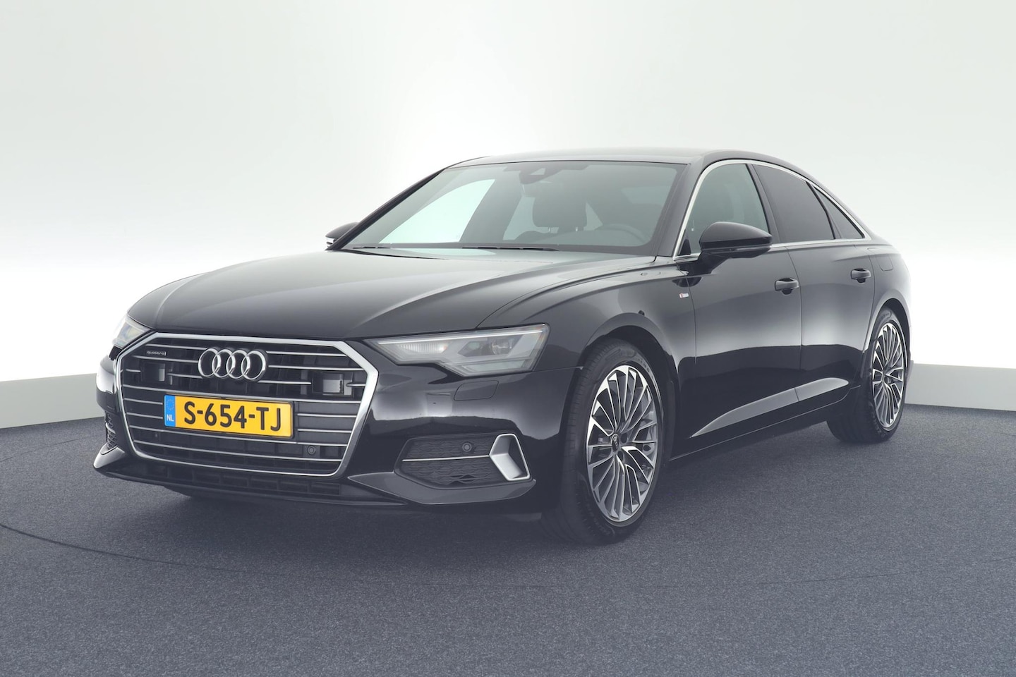 Audi A6 Limousine - 50 TFSI e 299pk quattro S-Line Trekhaak Stoelverwarming ACC Navigatie Virtual Cockpit - AutoWereld.nl
