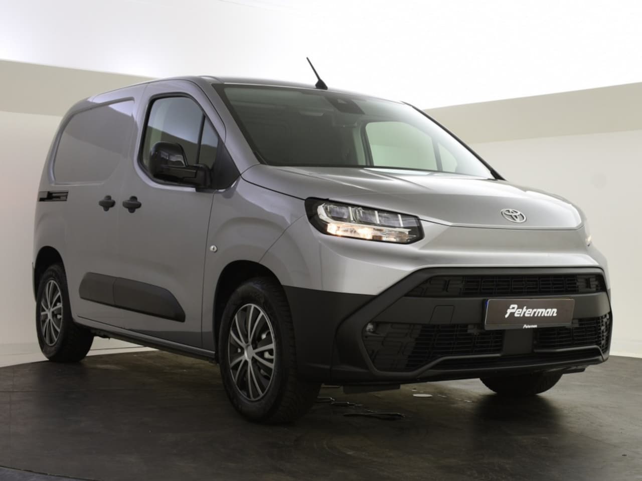 Toyota PROACE CITY Electric - Challenger 50 kWh | Nieuw Model | Stuur en Stoelverwarming - AutoWereld.nl