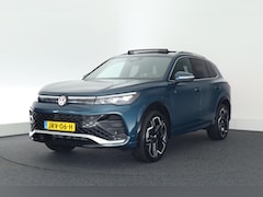 Volkswagen Tiguan - 1.5 272pk eHybrid R-Line Edition Trekhaak Camera Keyless Massage Virtual Cockpit Panoramad