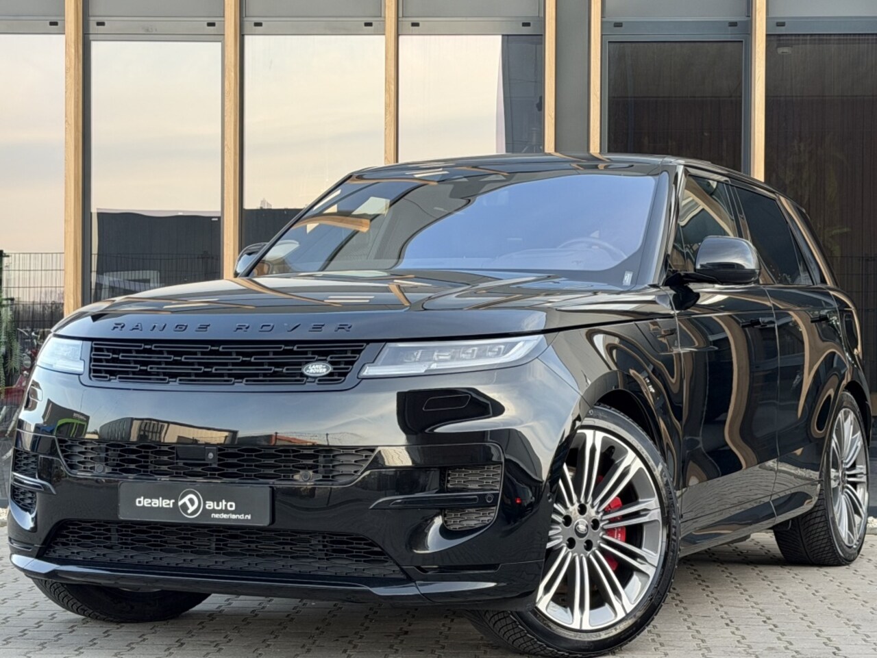 Land Rover Range Rover Sport - P510e Autobiography | Head - AutoWereld.nl