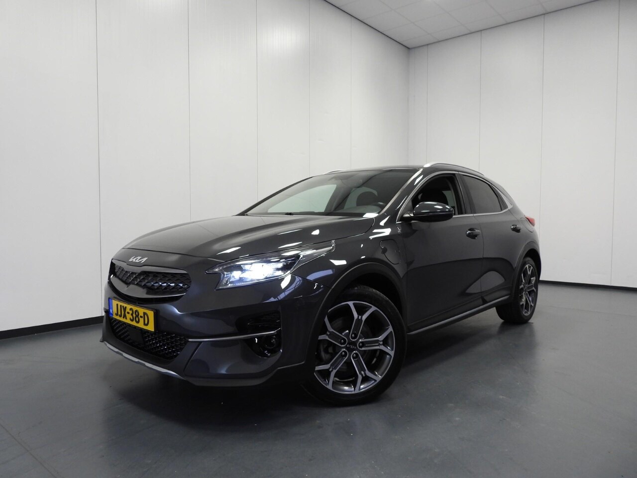 Kia XCeed - 1.6 GDi PHEV Plug-In DynamicPlusLine NAVI/CAMERA/LED/EL.KLEP/18"LMV! - AutoWereld.nl