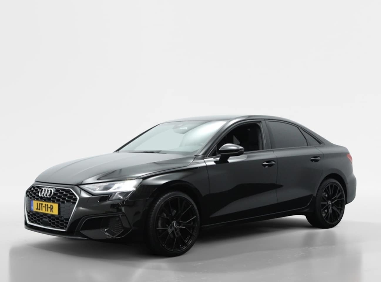 Audi A3 Limousine - 35 TFSI Business edition | 19 Inch | Leder | Navigatie | Camera - AutoWereld.nl