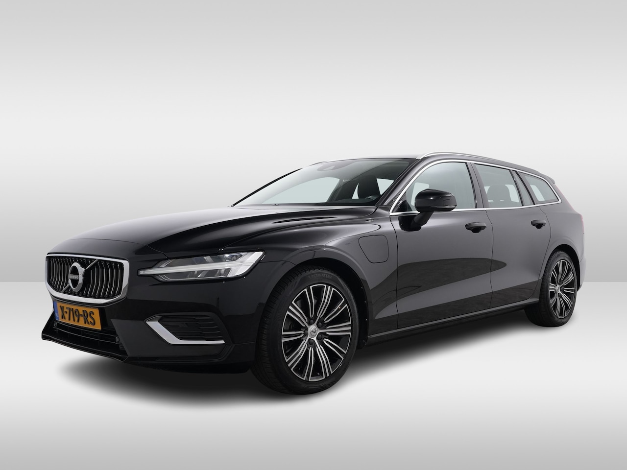 Volvo V60 - 2.0 T6 Recharge AWD INSCRIPTION EXPRESSION AUT8 | Climate Pack | Park-Assist Pack - AutoWereld.nl