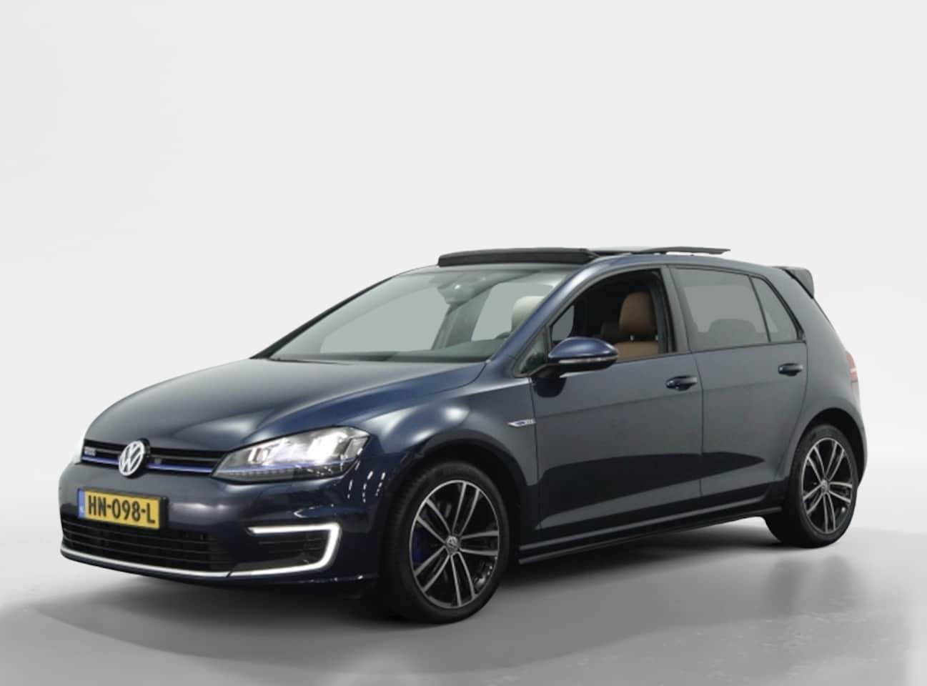 Volkswagen Golf - 1.4 TSI GTE 204 PK | Panoramadak | Leder | Navigatie | Camera | - AutoWereld.nl