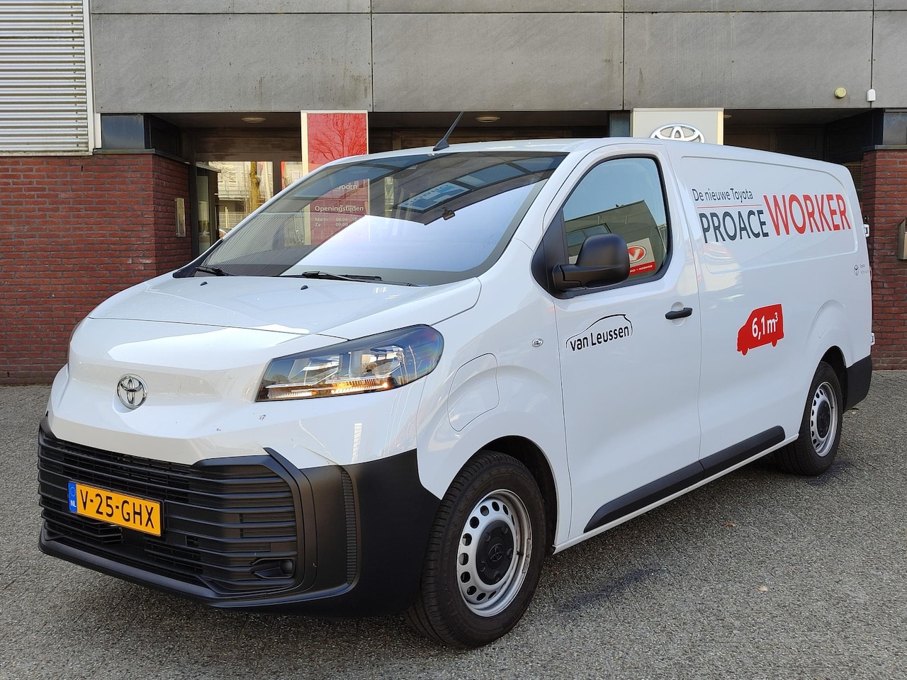 Toyota PROACE Long Worker - CHALLENGER 75KWH ELECTRIC CRUISE AIRCO APPLE/ANDROID PARK-SENSOREN BLUETOOTH EL-RAMEN/SPIE - AutoWereld.nl