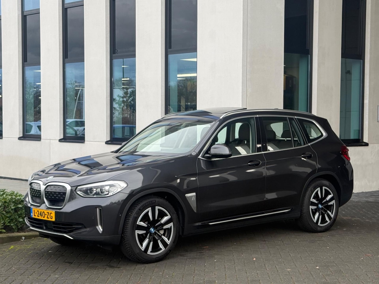 BMW iX3 - Executive 80 kWh, SOH 97 procent, panoramadak, stoelverwarming, 1 e eigenaar, NL auto met - AutoWereld.nl