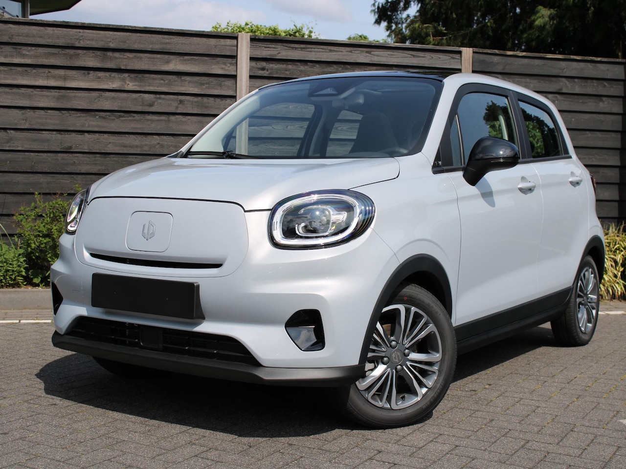 Leapmotor T03 - Design 37.3 kWh 95PK Automaat Navigatie, Camera achter, Parkeerhulp achter, Audio, Keyless - AutoWereld.nl