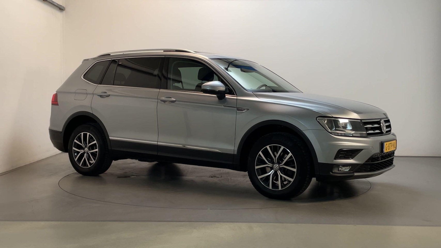 Volkswagen Tiguan Allspace - 1.5 TSI 150pk DSG Comfortline Business Panoramadak Alcantara Stoelverwarming Navigatie DAB - AutoWereld.nl