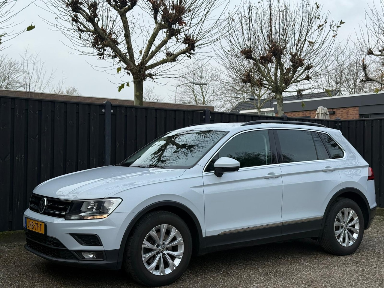 Volkswagen Tiguan - 1.5 TSI ACT Comfortline Business DIGITAL DASH - TREKHAAK - STOELVERWARMING - AutoWereld.nl