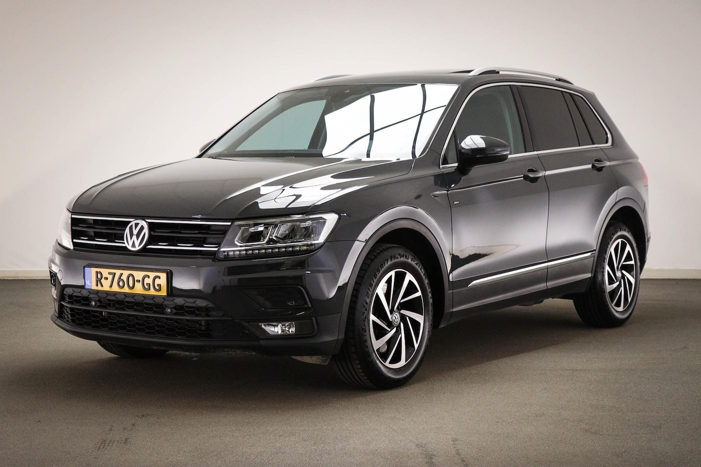 Volkswagen Tiguan - 2.0 TSI 4Motion Join | ADVANCE / VEILIGHEIDS- PACK | PANORAMADAK | TREKHAAK - AutoWereld.nl