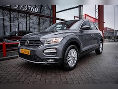 Volkswagen T-Roc - 1.5 TSI Sport | Automaat | Camera | Stoel verwarming | Car-play | Adaptieve cruise control