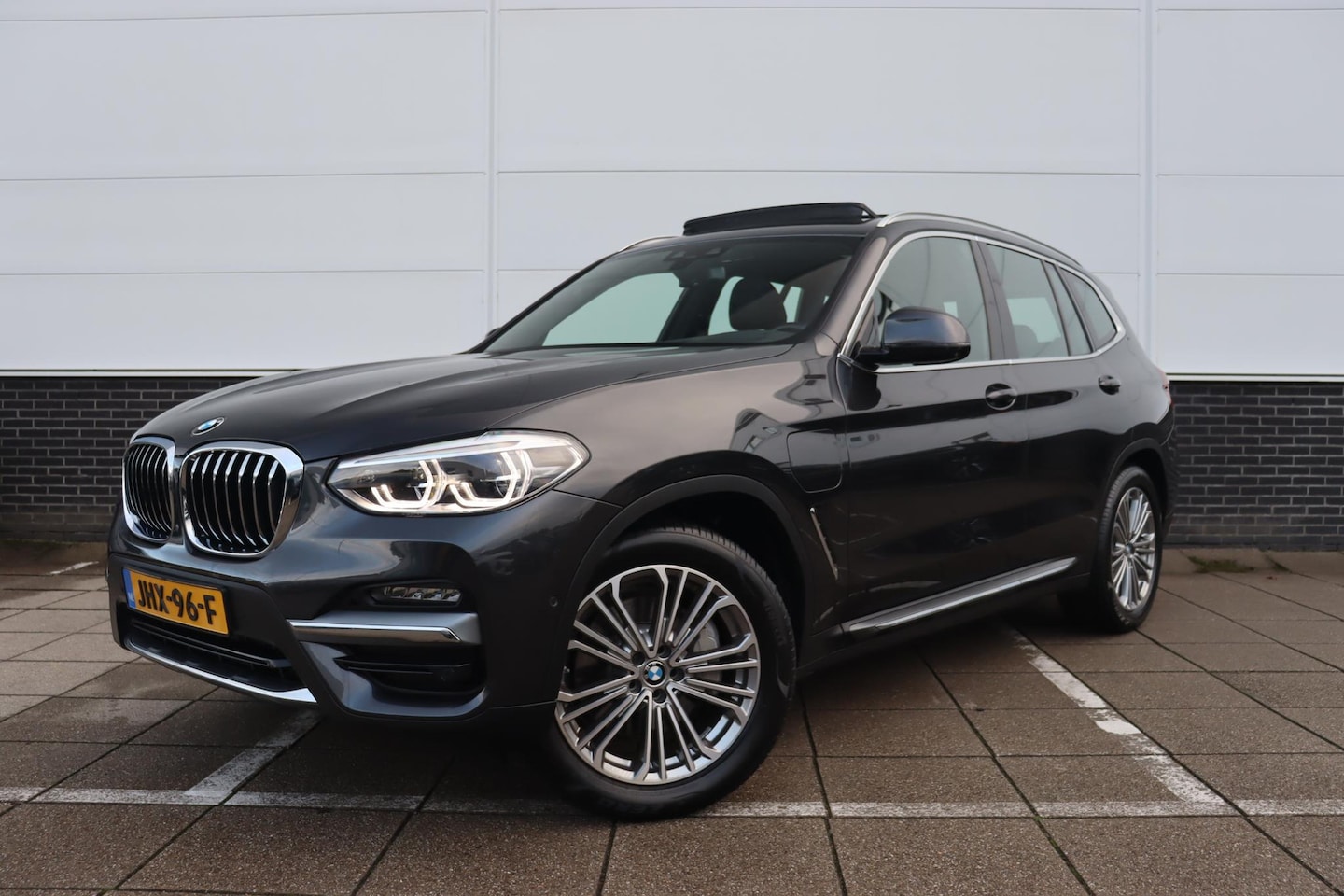 BMW X3 - xDrive30e High Executive * Luxury Line * Panoramadak * Memory * HiFi * Head-Up * 360 Camer - AutoWereld.nl