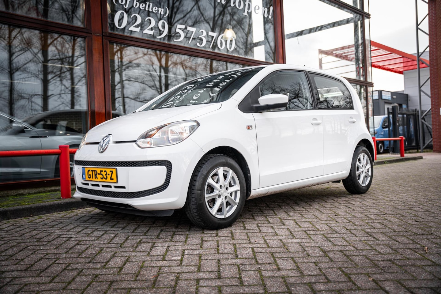 Volkswagen Up! - 1.0 move up! 5 deurs BlueMotion | Airco | Electrische ramen | Navigatie | Bluetooth telefo - AutoWereld.nl