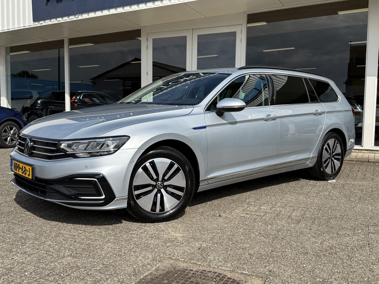 Volkswagen Passat Variant - 1.4 TSI PHEV GTE Business LED | Massagestoel | DAB | Apple Carplay | Adapt. Cruise | PDC v - AutoWereld.nl