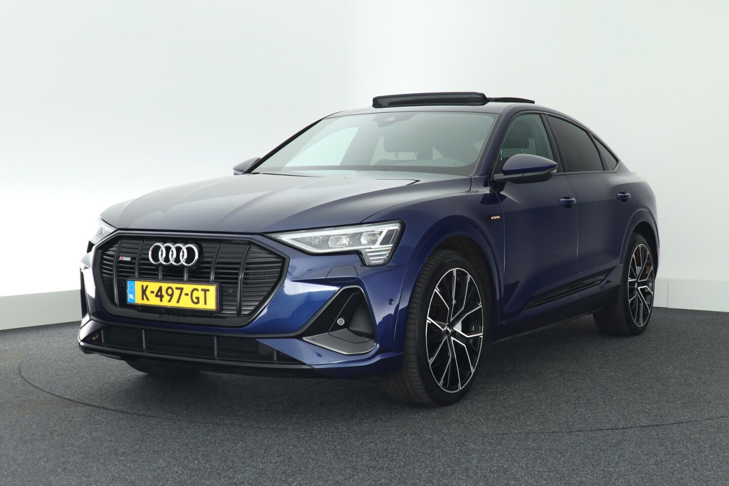 Audi e-tron Sportback - 55 quattro 408pk S edition 95 kWh SOH 96% Trekhaak Camera Luchtvering Panoramadak Virtual - AutoWereld.nl