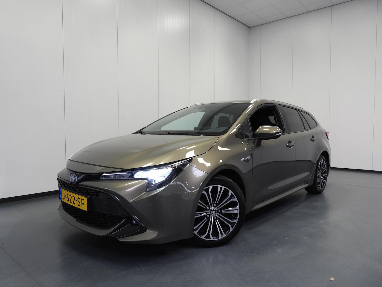 Toyota Corolla Touring Sports - 1.8 Hybrid Business Plus NAVI-APP/CAMERA/VIRTUAL/LED/18"LMV! - AutoWereld.nl