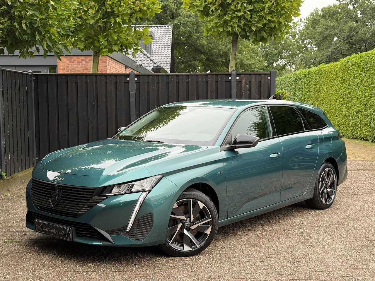 Peugeot 308 SW - 1.6 Plug-in Hybrid 180 Allure - AutoWereld.nl