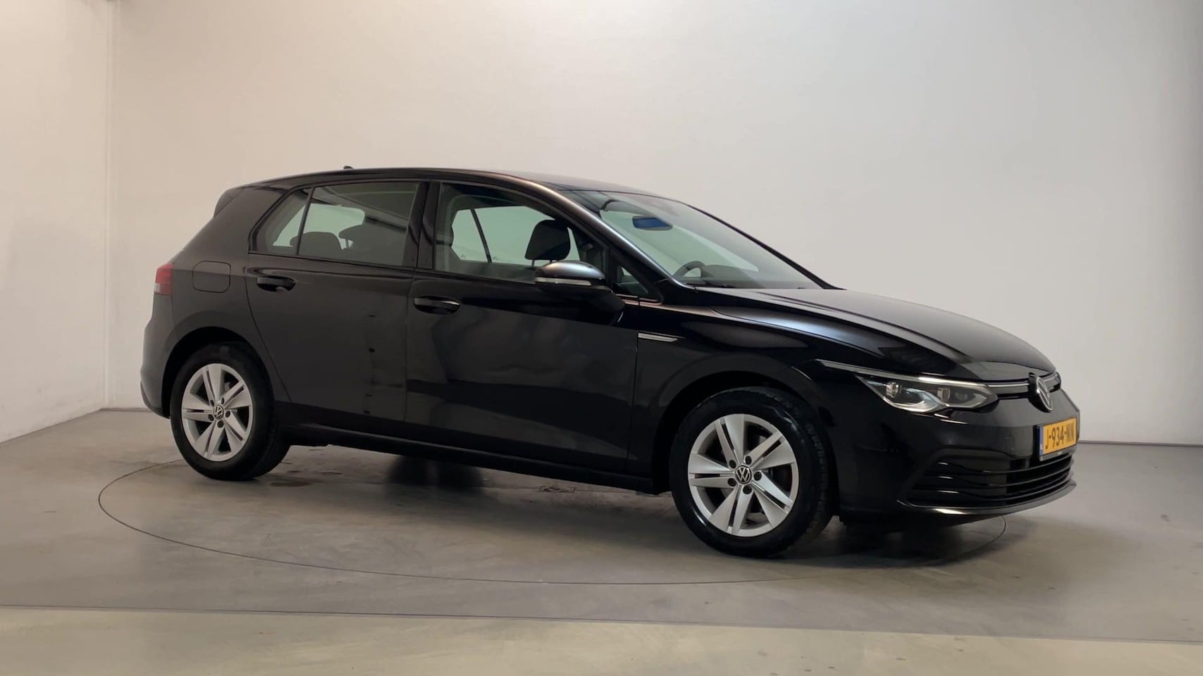 Volkswagen Golf - 1.5 TSI Life Business Alcantara Sfeerverlichting Virtual Cockpit Navigatie - AutoWereld.nl