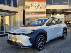 Toyota bZ4X - 71 kWh WARMTEPOMP 3-FASE 150 kW-LADEN NAVI APPLE/ANDROID KEYLESS AD-CRUISE LM-VELGEN BLUET