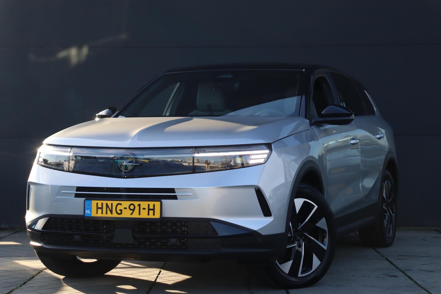 Opel Grandland - 1.2 Turbo Hybrid GS / Head-Up / 360 Camera / Apple CarPlay / Stoel- Voorruitverwarming - AutoWereld.nl