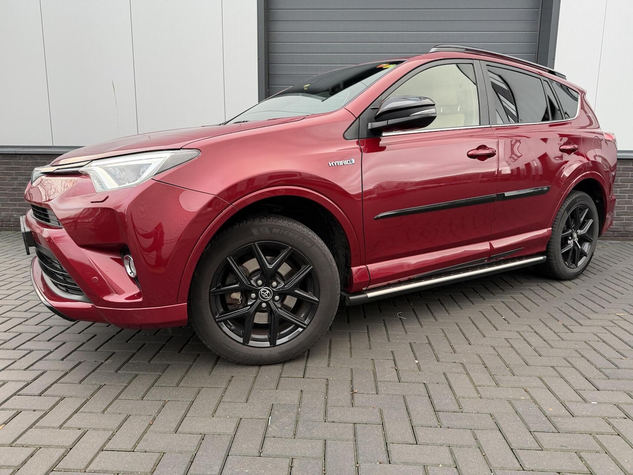 Toyota RAV4 - 2.5 Hybrid AWD Style ALL SEASON|TREKHAAK - AutoWereld.nl