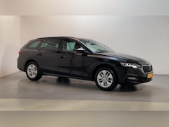Skoda Octavia Combi - 1.0 e-TSI DSG Business Edition Virtual Cockpit Navigatie Parkeersensoren DAB+