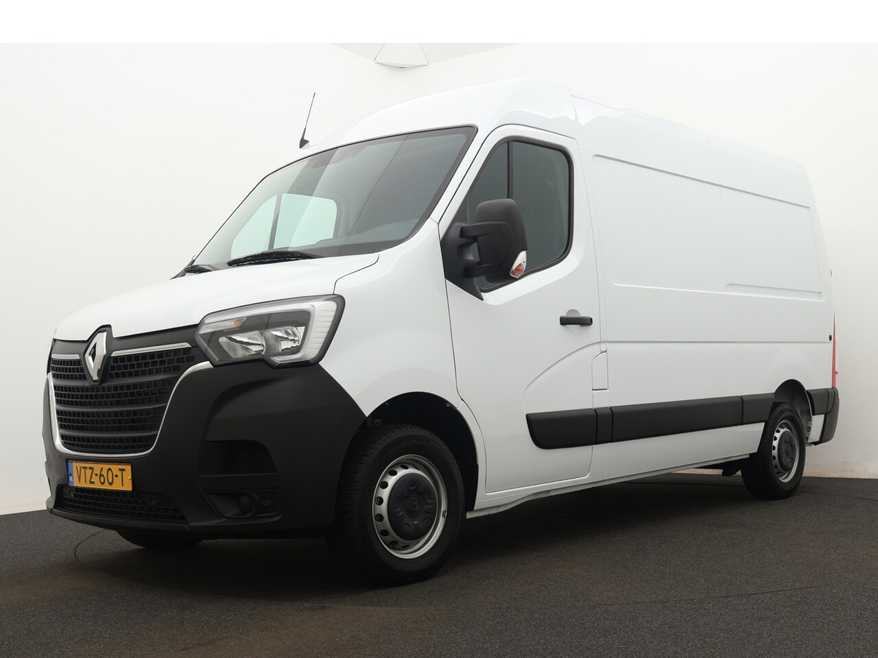 Renault Master - T33 2.3 dCi 135PK L2H2 Comfort | NAVIGATIE | CRUISE CONTROL | PARKEERSENSOREN - AutoWereld.nl