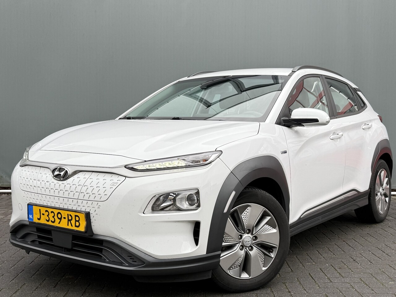 Hyundai Kona Electric - BWJ 2020 EV Comfort 64 kWh 204 PK AUTOMAAT | ADAPTIVE CRUISE | NAVI | CLIMA | CARPLAY & AN - AutoWereld.nl