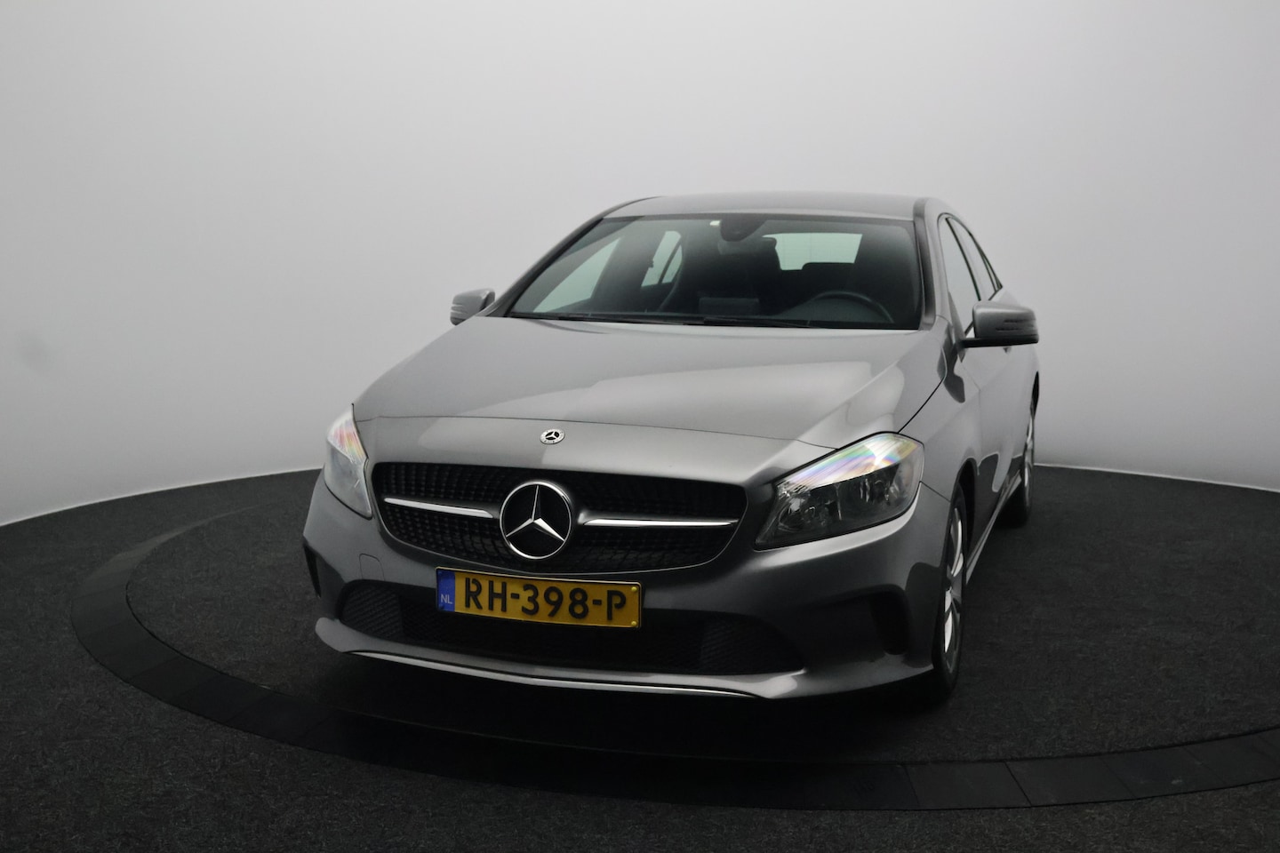 Mercedes-Benz A-klasse - 180 Business Solution | Camera | Navigatie | Cruise - AutoWereld.nl