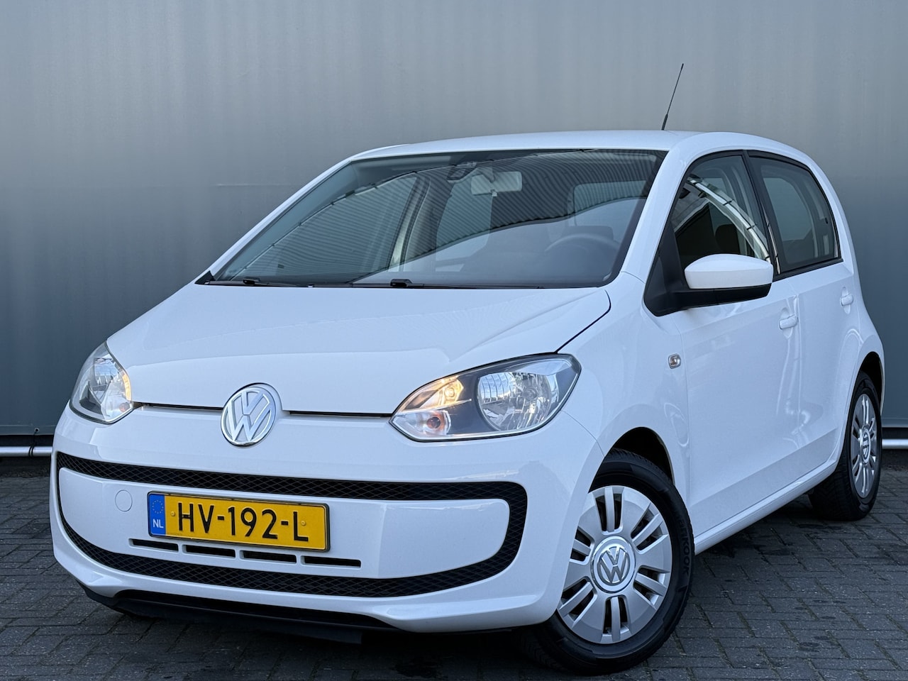 Volkswagen Up! - BJR 2016 1.0 60 PK move up! BlueMotion CRUISE | AIRCO | PDC | GARMIN MULTIMEDIA | 5-DEURS - AutoWereld.nl