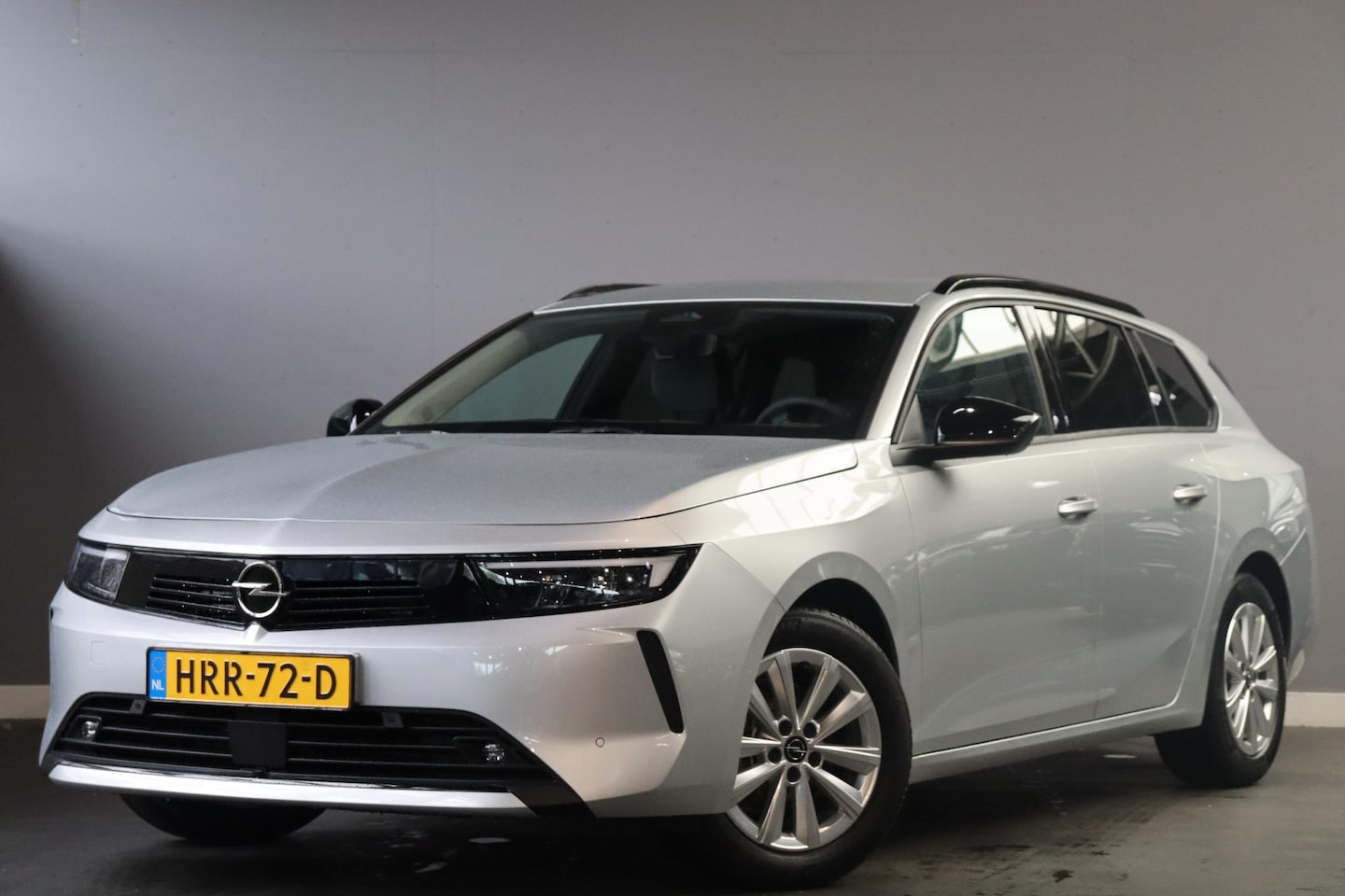 Opel Astra Sports Tourer - 1.2 Turbo Business Edition Keyless Achteruitrijcamera Apple CarPlay - AutoWereld.nl