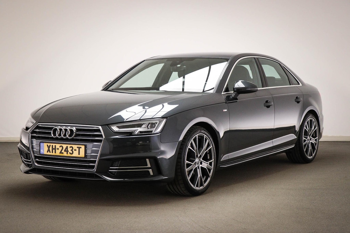 Audi A4 Limousine - 1.4 TFSI Sport S-line edition | CLIMA | HALF LEDER | 19" - AutoWereld.nl