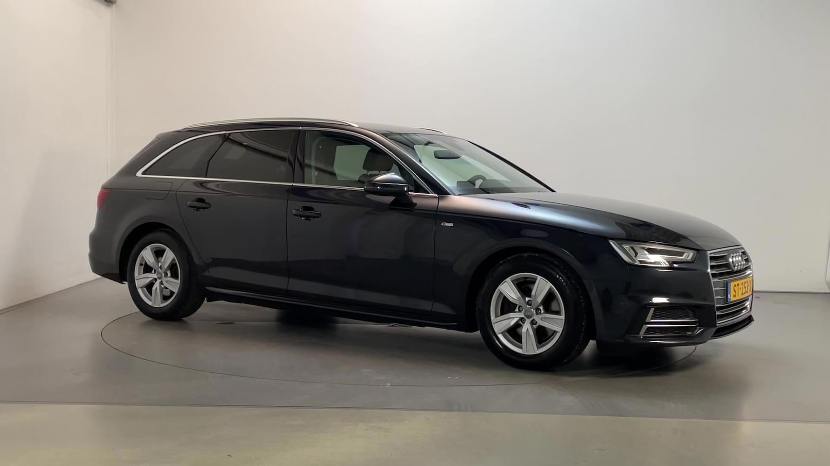 Audi A4 Avant - 1.4 TFSI 150pk Pro Line Leder Navigatie Parkeersensoren LED - AutoWereld.nl