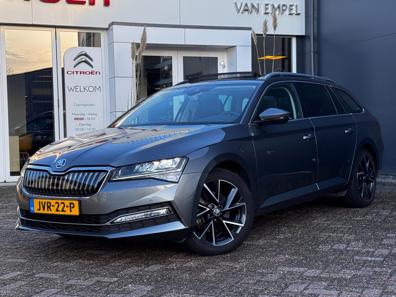 Skoda Superb Combi - 1.4 TSI iV Sportline Business | 218 PK | Pano | Trekhaak | Camera | Stoelverarming | Memor - AutoWereld.nl