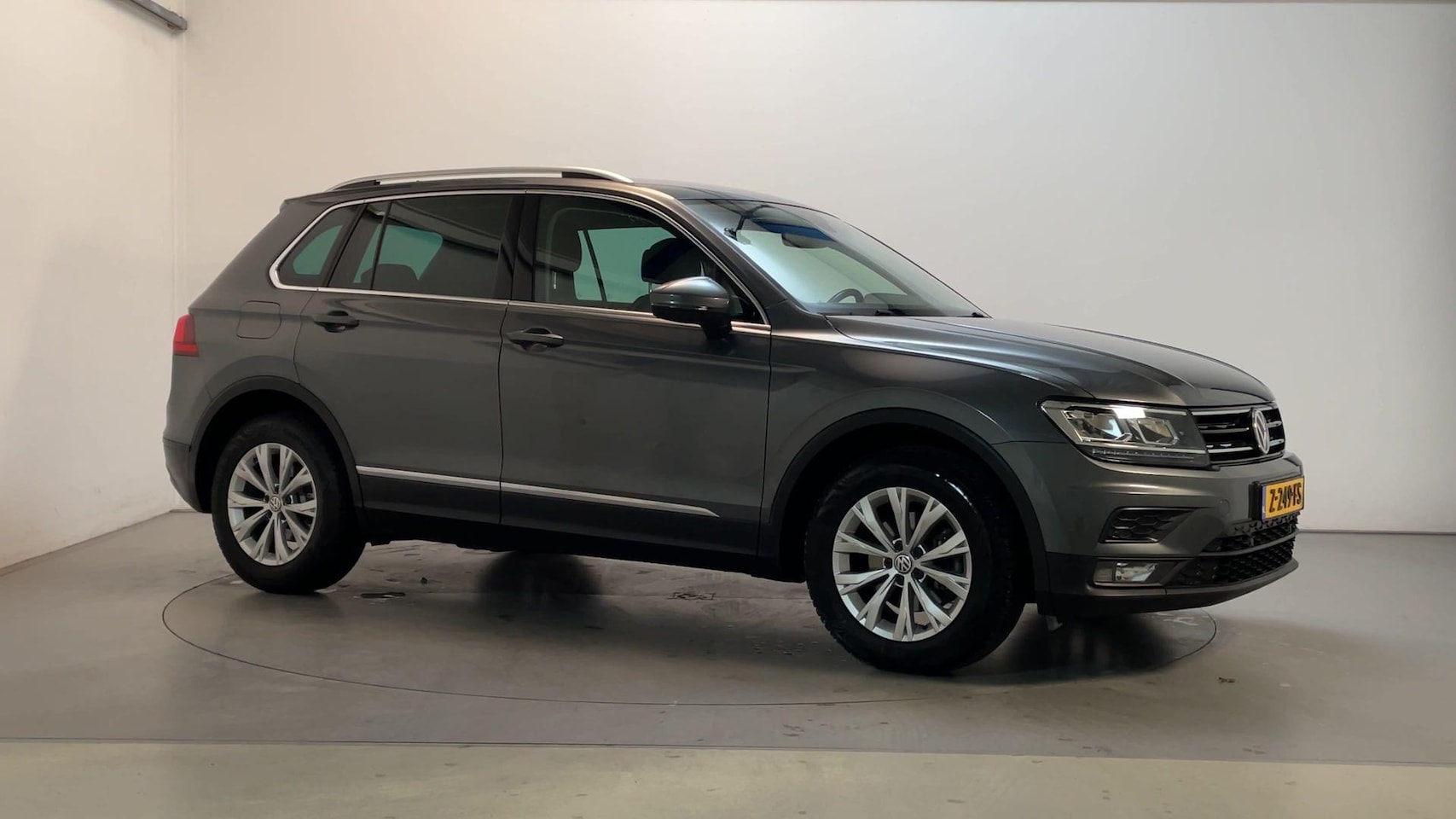Volkswagen Tiguan - 1.5 TSI 150pk DSG ACT Comfortline Camera Navigatie DAB+ App-Connect - AutoWereld.nl