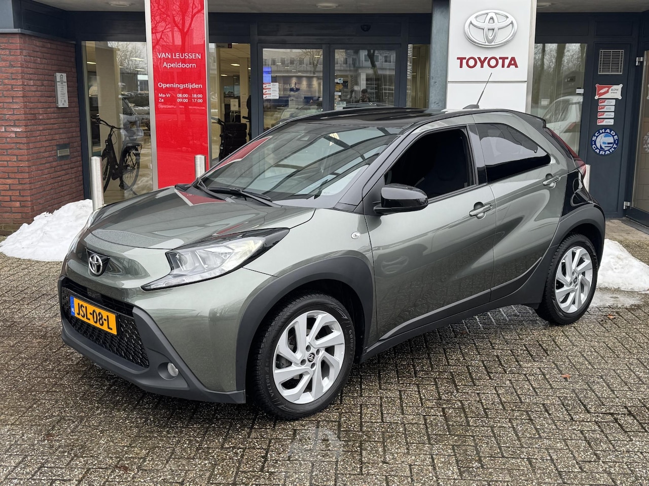Toyota Aygo X - 1.0 VVT-i AUTOMAAT PULSE STOELVERWARMING 4S-BANDEN APPLE/ANDROID CAMERA CLIMA LM-VELGEN - AutoWereld.nl