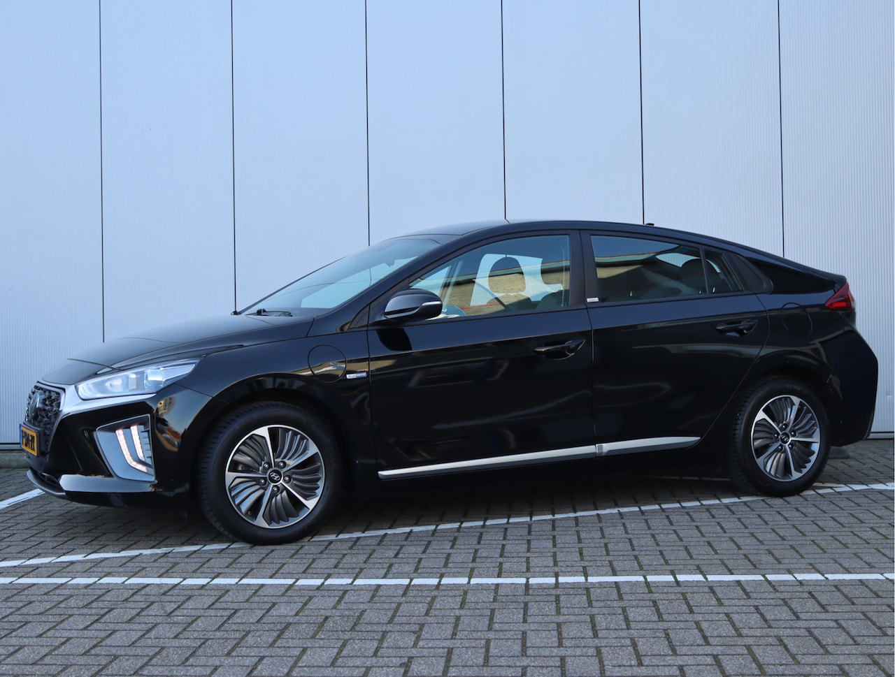 Hyundai IONIQ - 1.6 GDi PHEV | Stoelverwarming | ACC | Camera - AutoWereld.nl