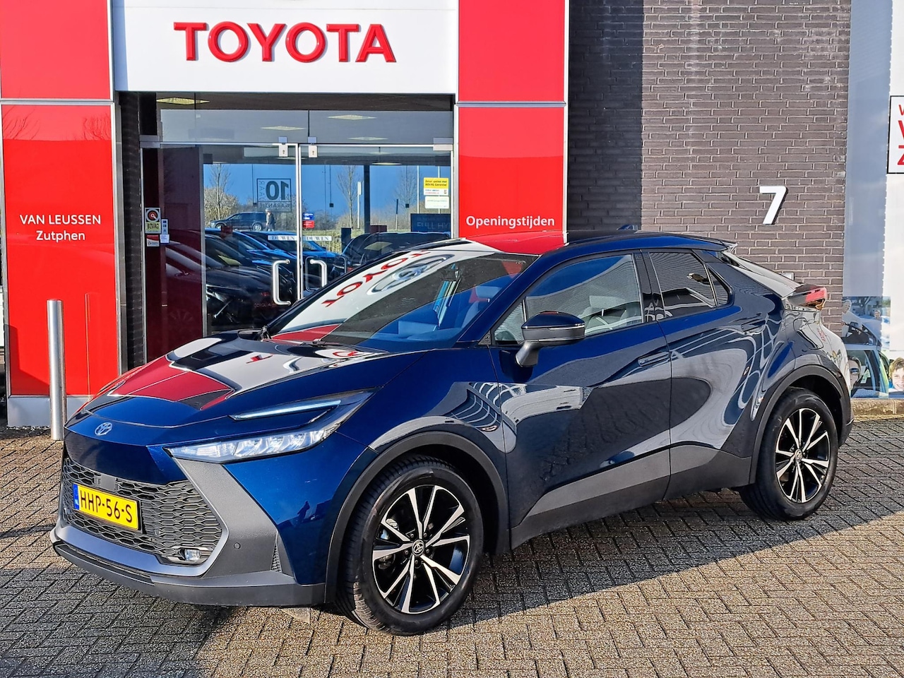 Toyota C-HR - 1.8 Hybrid 140 Dynamic BLIND-SPOT DIGITALE TELLERS ELEK. INKLAPBARE SPIEGELS PARKEERSENSOR - AutoWereld.nl
