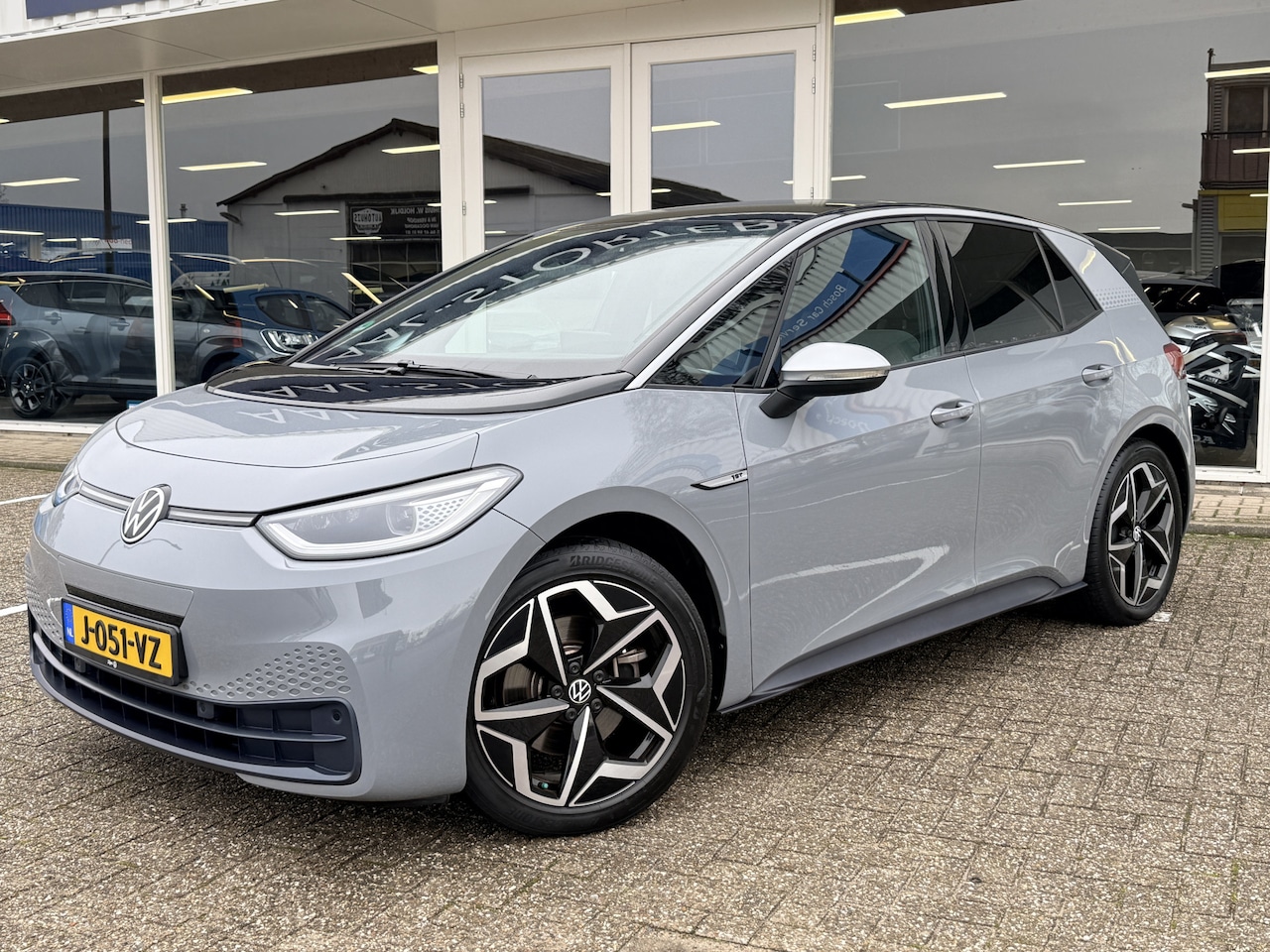 Volkswagen ID.3 - First Plus 58 kWh | Matrix LED | Adapt. Cruise | Keyless | Stuur- en Stoelverwarming | PDC - AutoWereld.nl
