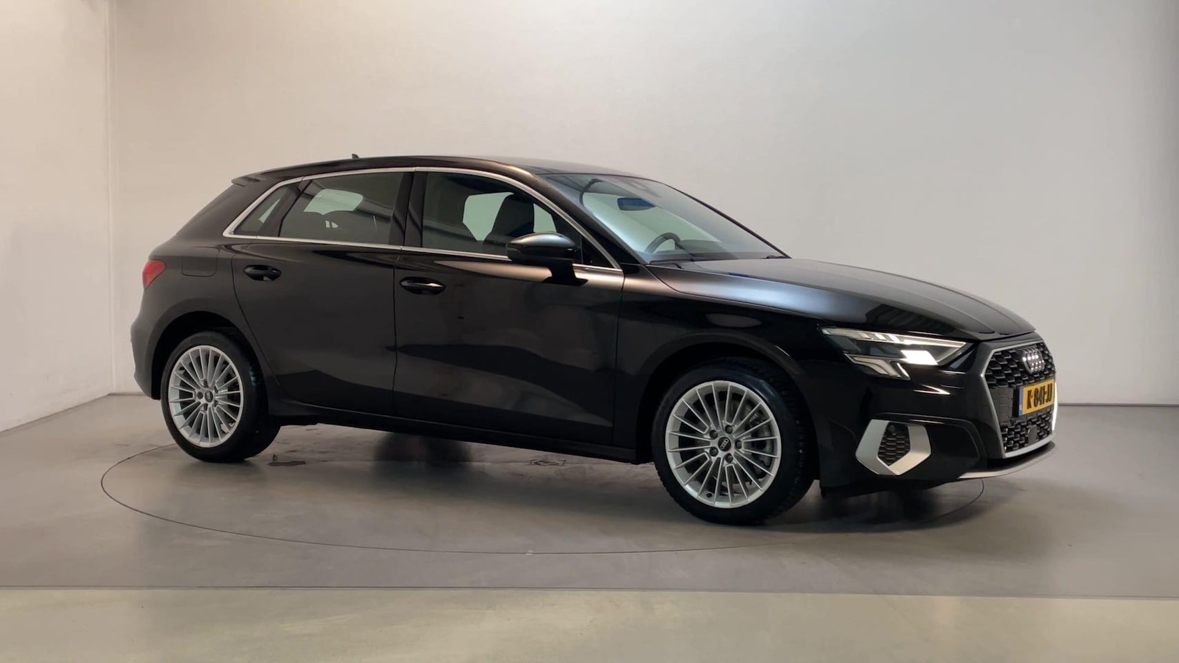 Audi A3 Sportback - 30 TFSI S-Tronic Business Edition LED Navigatie Parkeersensoren - AutoWereld.nl